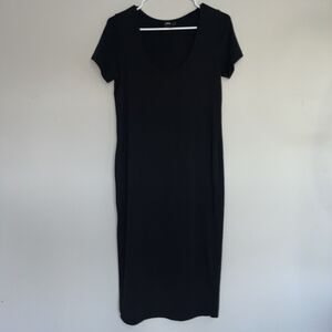 ASOS Dress Women's size 12 Black short sleeve knee length Career closet staple